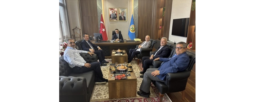 Yönetim Kurulu Başkanımız Mustafa NARLI  Kahramanmaraş Orman Bölge müdürü Fazıl CABAROĞLU na hayırlı olsun ziyaretinde bulundu